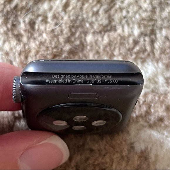 Apple Watch Series 3 38 MM Case Model A1858 - Picture 5 of 8